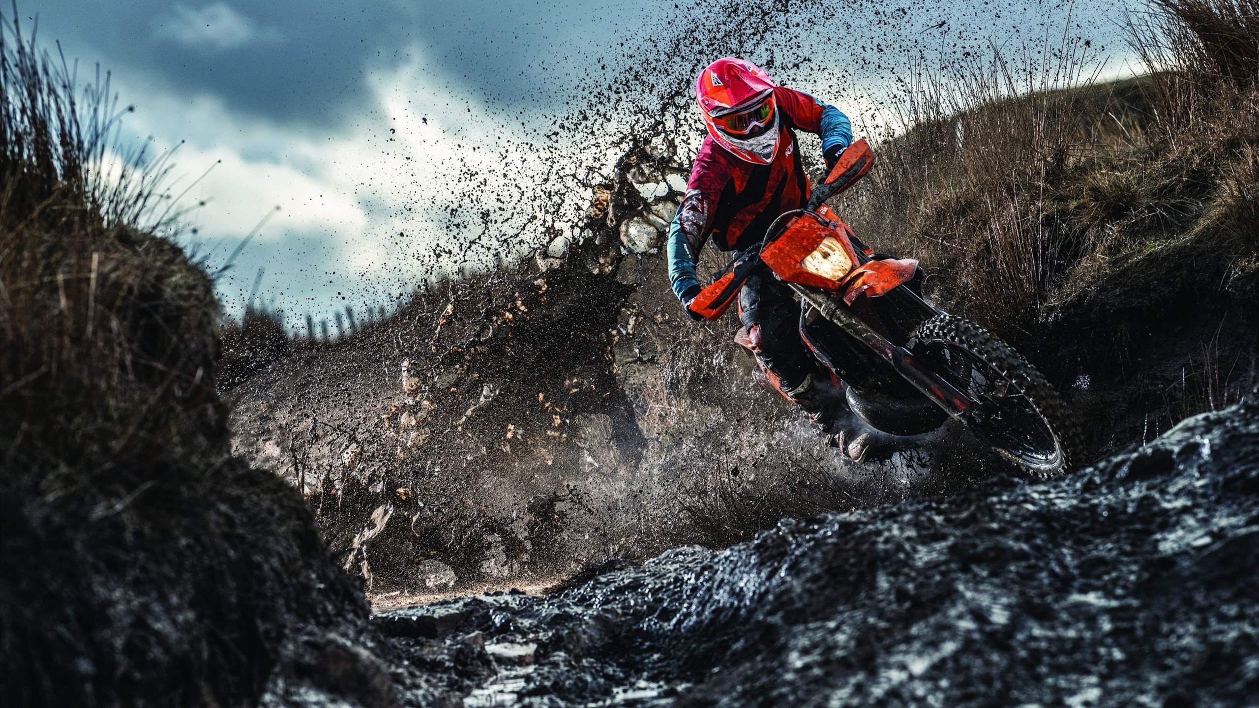 排球赛场焦点！俄罗斯队对阵美国队，核心球员受伤，球队前景蒙阴影